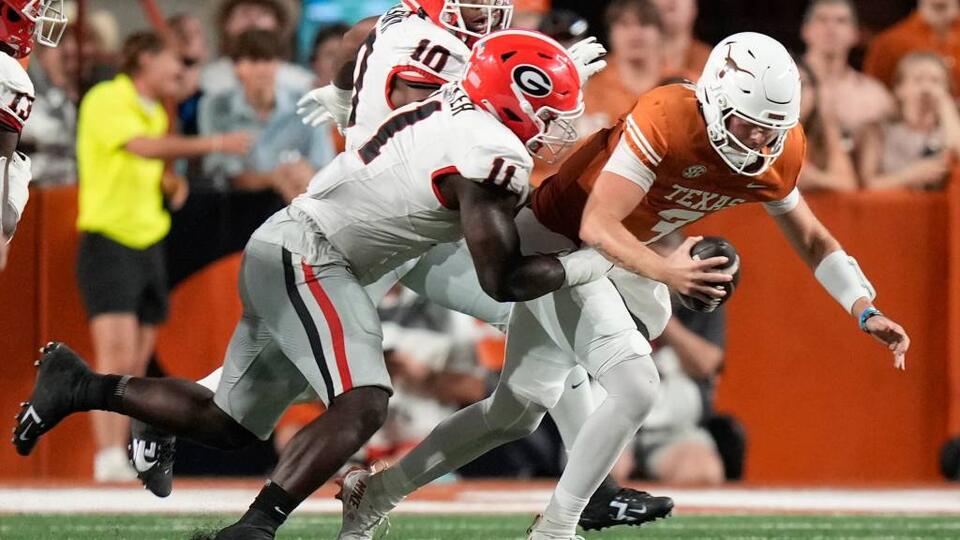 2025 NFL Mock Draft Quarterbacks kick things off before defense