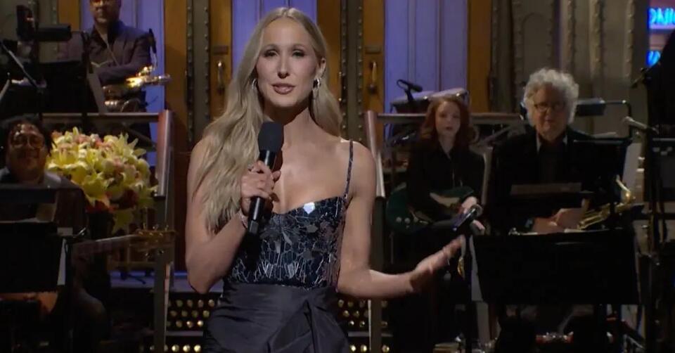 'Braindead' Nikki Glaser Trolled For Making 'Disgusting' S-- Abuse ...
