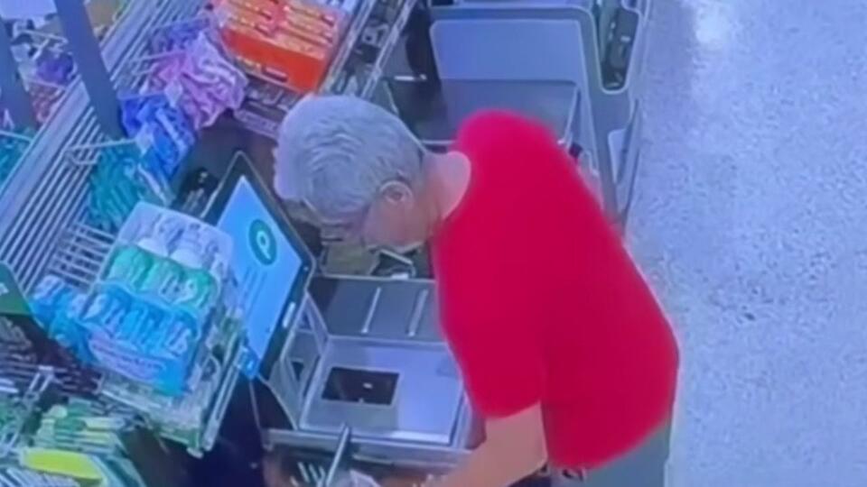 Florida Man Accused of Stealing $2,500 in Groceries Using Instant Ramen ...