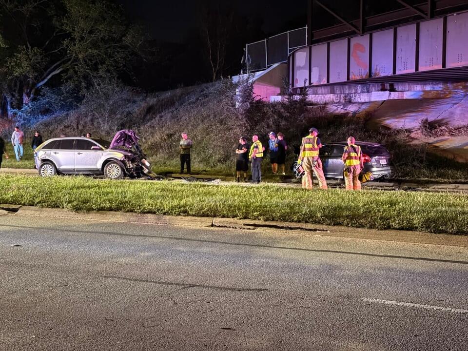 Four-vehicle crash in east Lincoln sends one to hospital - NewsBreak