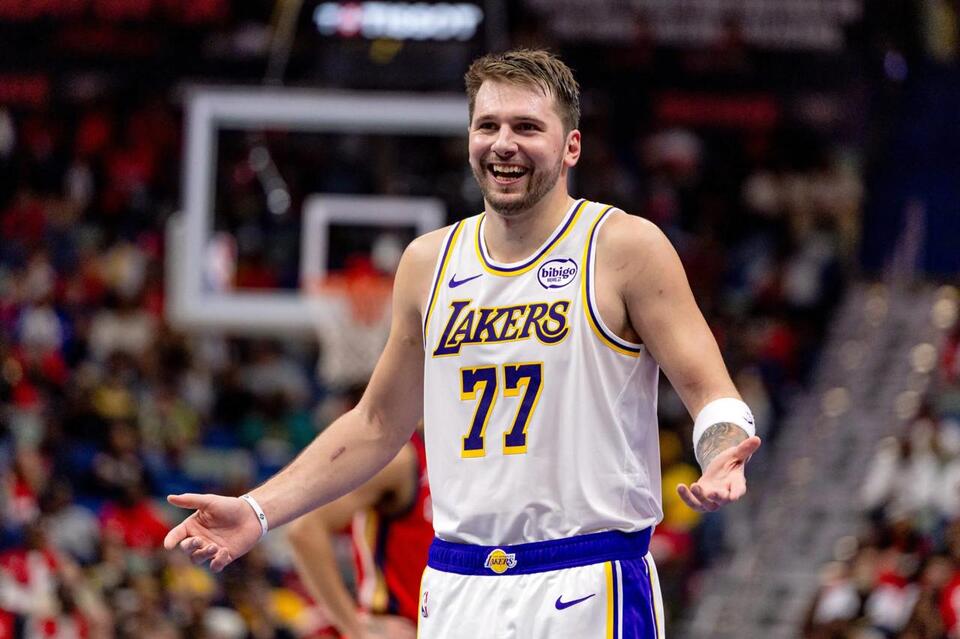 Lakers Superstar Luka Dončić Pulls Up to Mavericks Revenge Game in Most ...