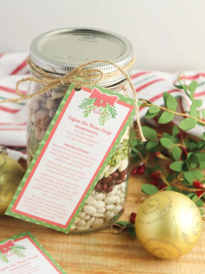 Soup Mix in a Jar (Six Bean Soup Recipe with Free Printable Tags ...