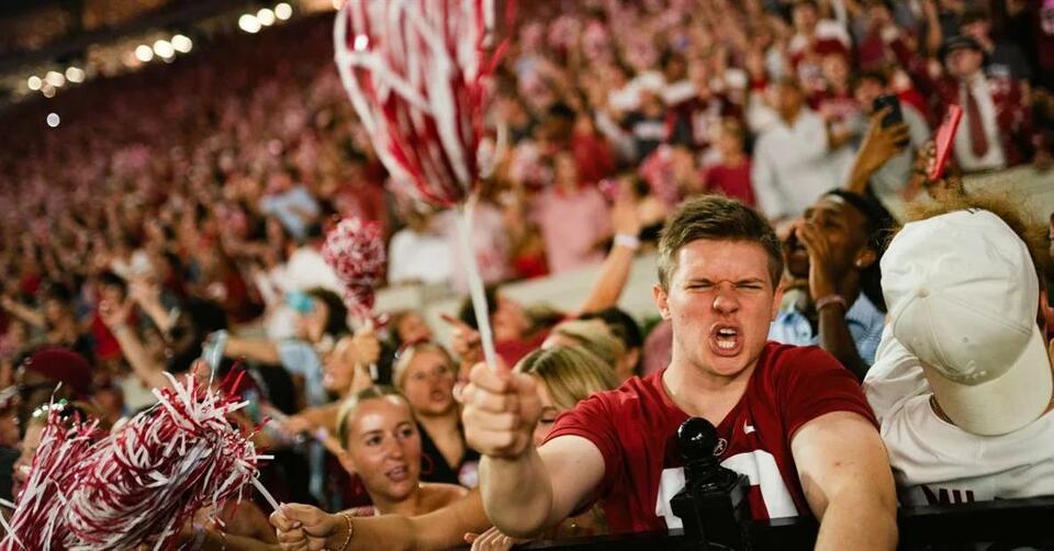 Alabama reportedly takes action against fan who shoved Georgia LB ...