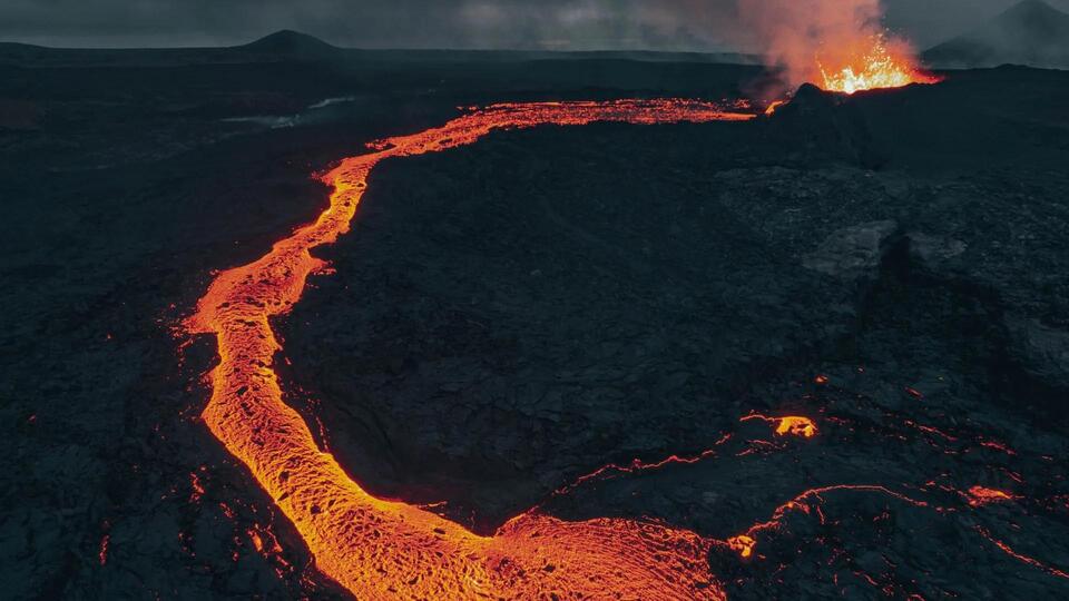 In a global first, scientists observe the formation of Earth's crust in the ocean