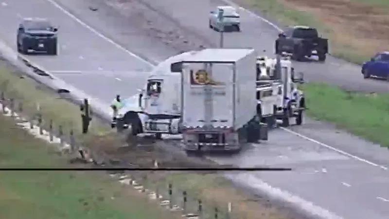 Jackknifed 18-wheeler closes I-35 exit at Loop 1604 on Southwest Side ...