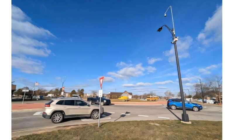 Self-driving cars: Near-miss driving data can expedite AV algorithm training