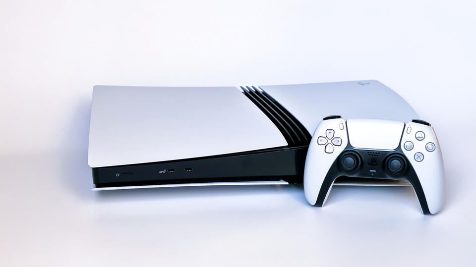 What The Orange Light On Your PlayStation 5 Is Actually Telling You ...