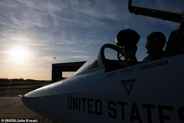 Inside the thrilling 'Top Gun' flights piloted by NASA Chief Jared ...