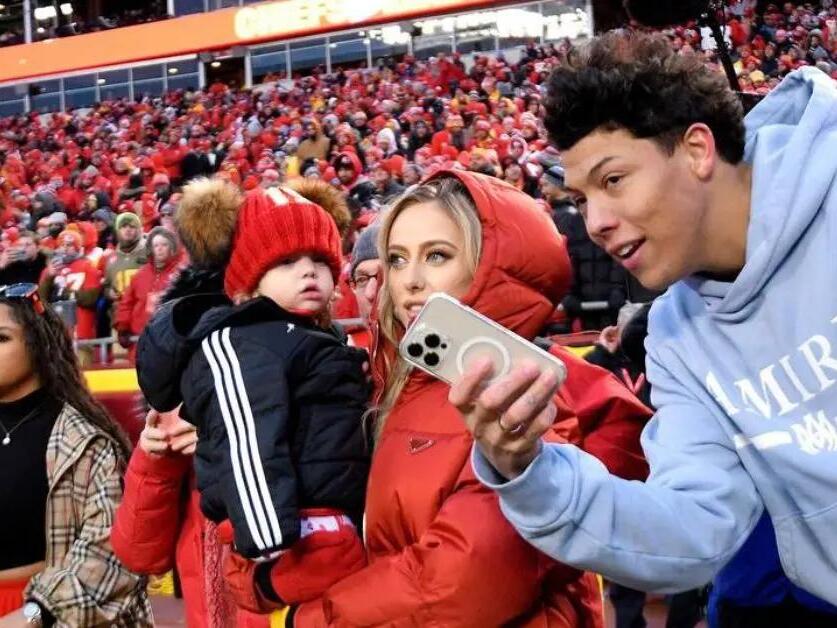 No Hard Feelings? Brittany Mahomes Sits With Brotherinlaw Jackson at