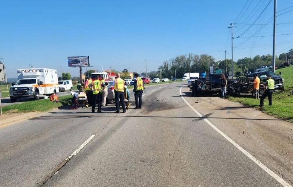 UPDATE: Cumberland Drive back open after critical injury wreck at
