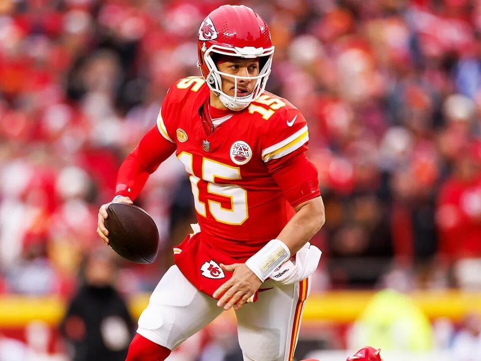 where-to-watch-tonight-s-chiefs-vs-dolphins-game-tv-channel-dolphins