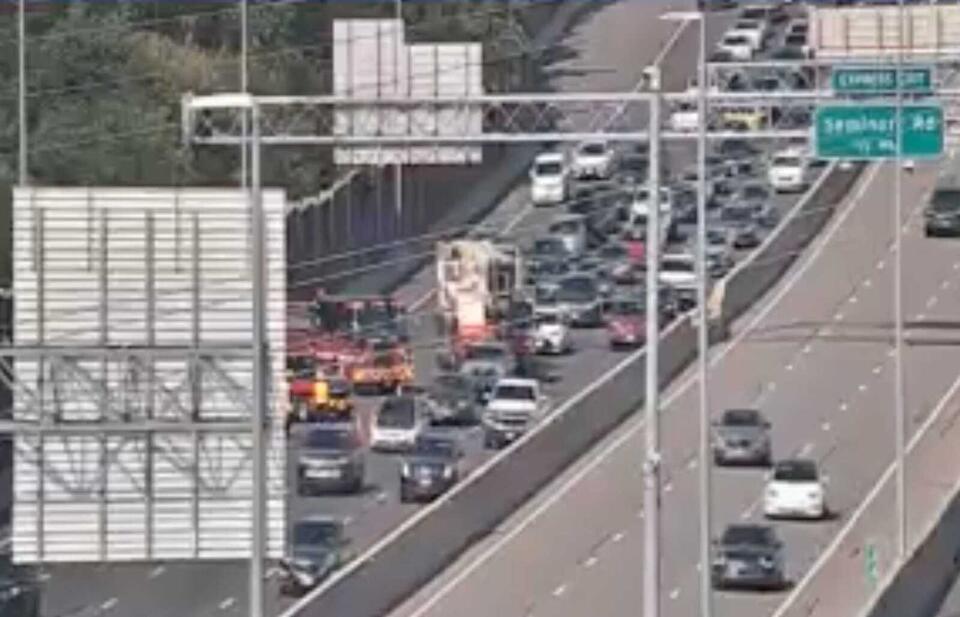 Lanes reopen after crash backs up traffic on southbound I-395 in Alexandria