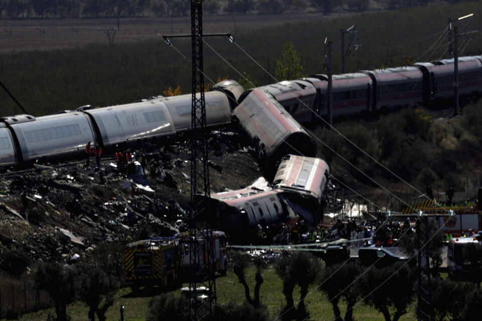Shock, anger and mourning in Spain after 2nd major train crash this ...