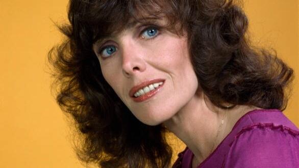 In Memory of TV's 'Alice' Actress Beth Howland: 10 Years After Her Tragic  Death From Lung Cancer