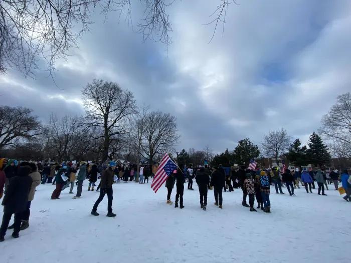 Huge crowd at Minneapolis protest against ICE after killing of Renee ...