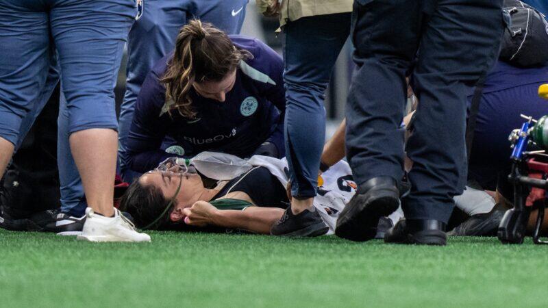 Soccer Match Halted After USWNT Star Collapses On Field in Shocking ...