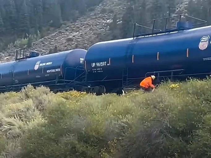 Union Pacific Fire Train Deployed to Support CA Fire Operations - NewsBreak