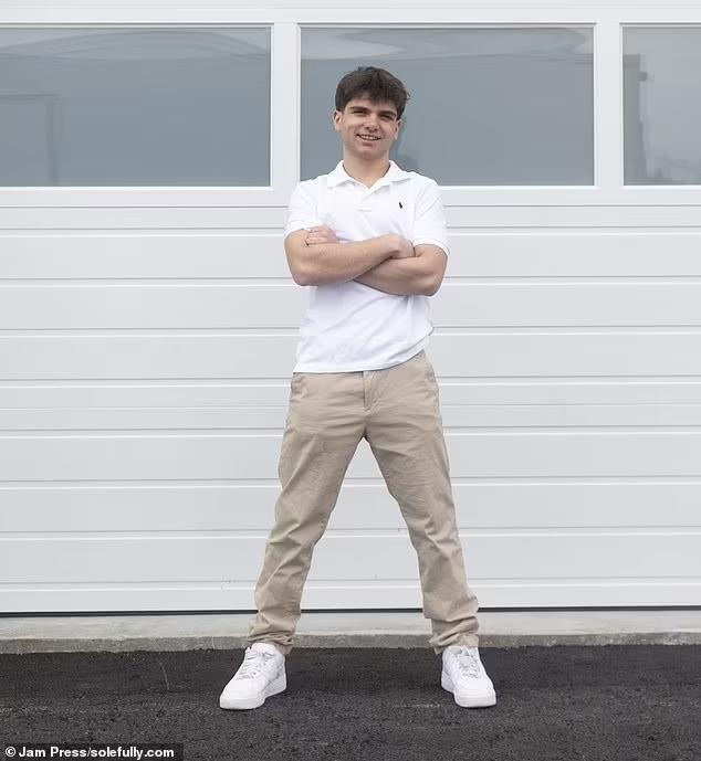 High school student, 17, reveals he rakes in five figures a MONTH ...