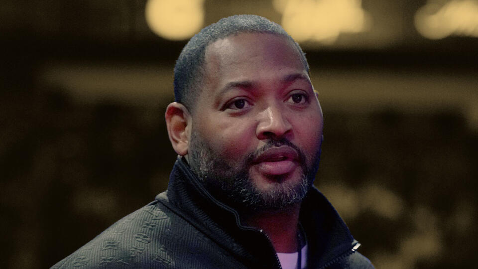 Robert Horry on why he threw a towel in Suns coach Danny Ainge's face ...