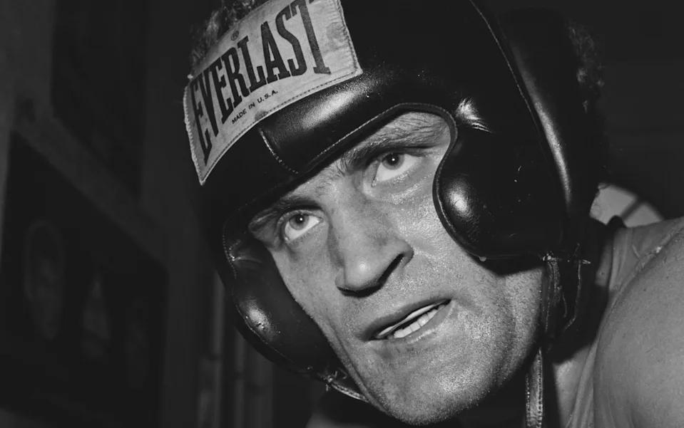 Joe Bugner, best British heavyweight boxer of his era, who beat Henry ...