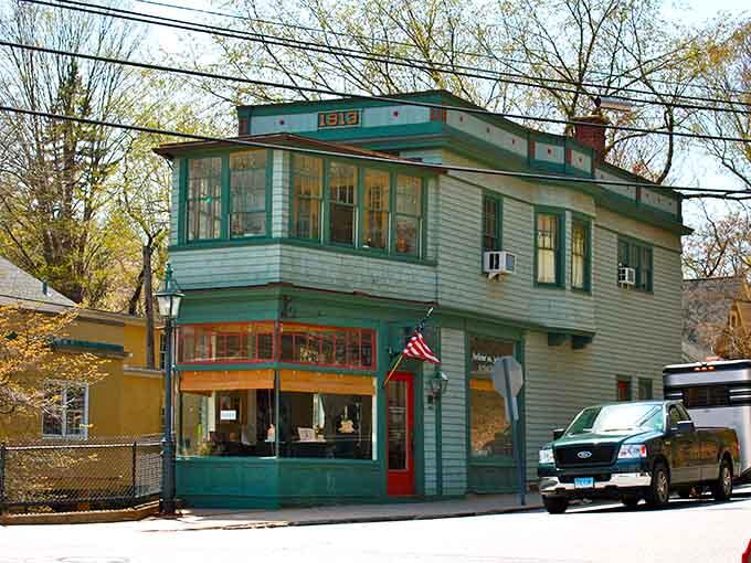 Hallmark Should Be Filming In This Storybook Connecticut Rural Town and ...