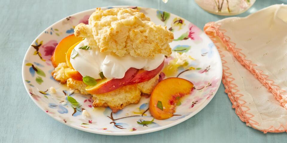 15 Juicy Peach Desserts That Taste Like Peak Summer