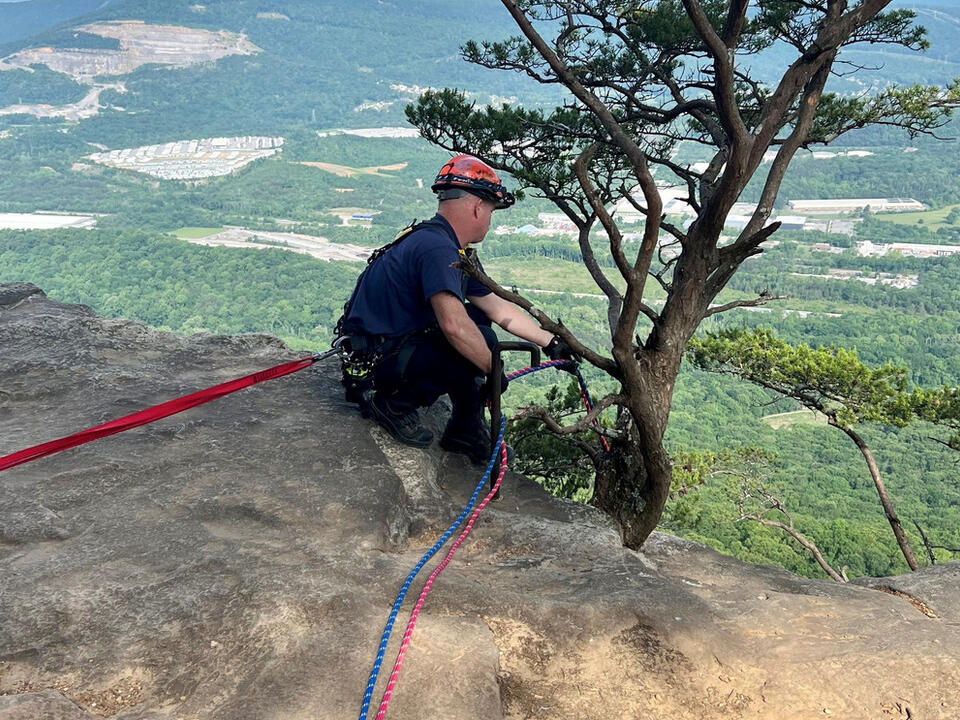 Climber safe after high angle rescue on Lookout Mountain, says Chattanooga Fire Department