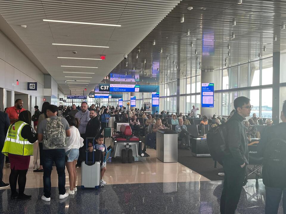 DFW Airport to build sixth terminal, expand two others