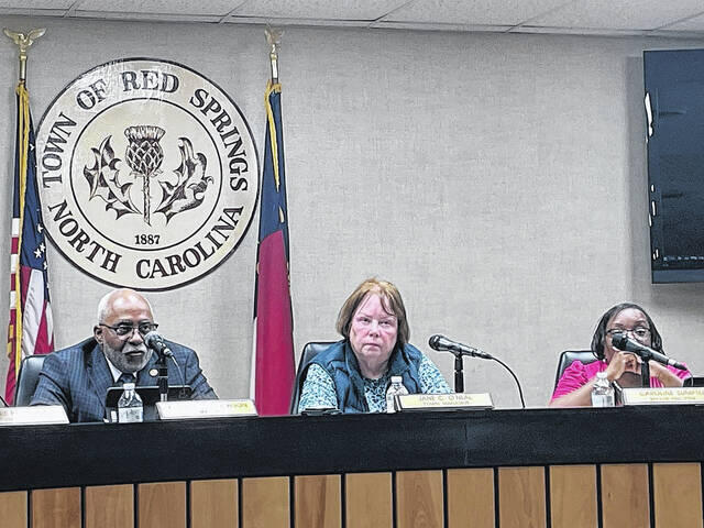 Things get tense at Red Springs Town Council meeting - NewsBreak