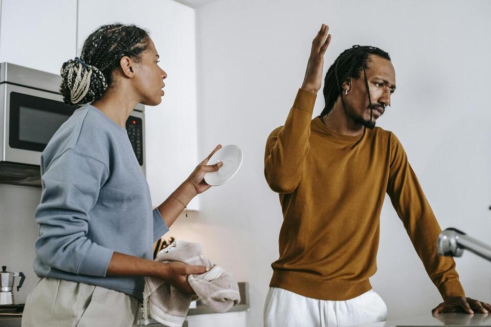 10 Red Flags in Someone Who “Apologizes” Without Changing Anything ...