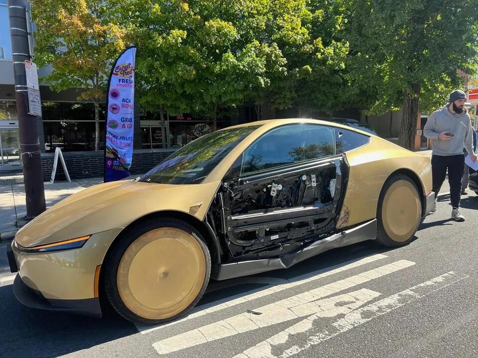 Tesla Cybercab loses its entire door panel in a Philadelphia crash ...
