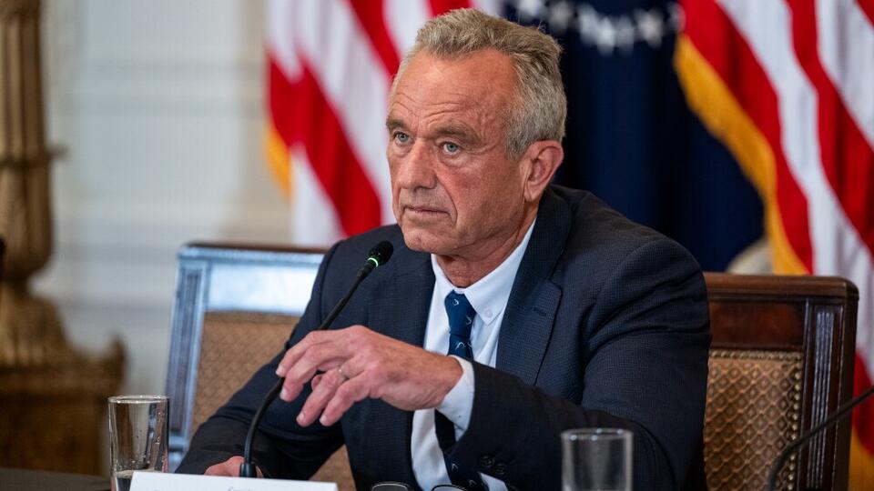 RFK Jr. Names New CDC Vaccine Advisors Days After ‘Clean Sweep’ - NewsBreak