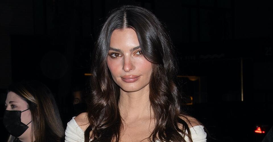 Emily Ratajkowski Pops in Red Heels With Sleek White Midi Dress at WSJ Innovator Awards – NewsBreak
