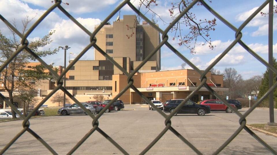 Insight Hospitals closure forces pause on med program, future doctors ...