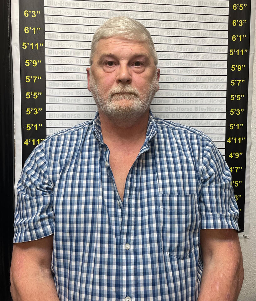 Man arrested after sheriff’s deputies say he shot gun, threatened ...