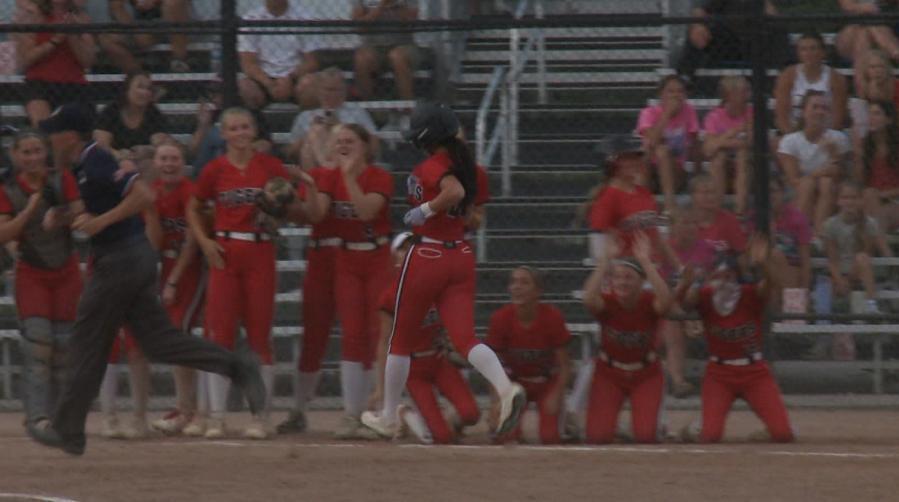 Golden Play of the Week: Two-run homer for Siedelman