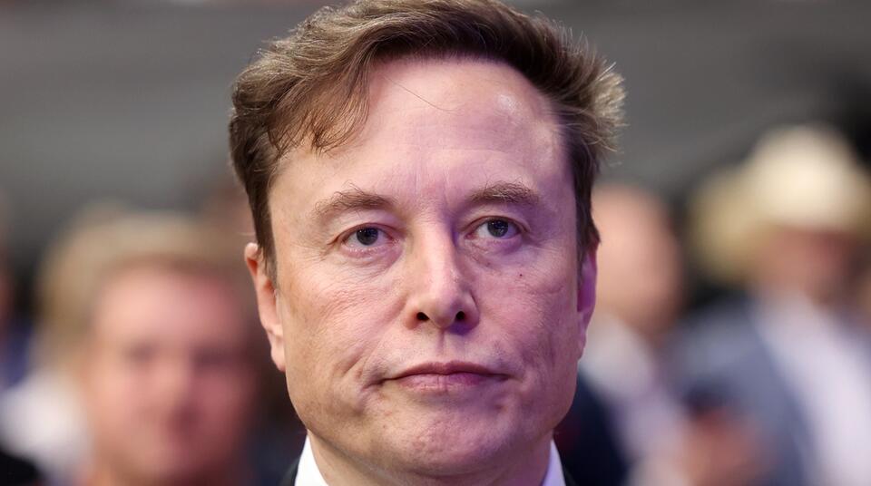 Polish Foreign Minister Confronts "Big Man" Elon Musk, "Playing ...