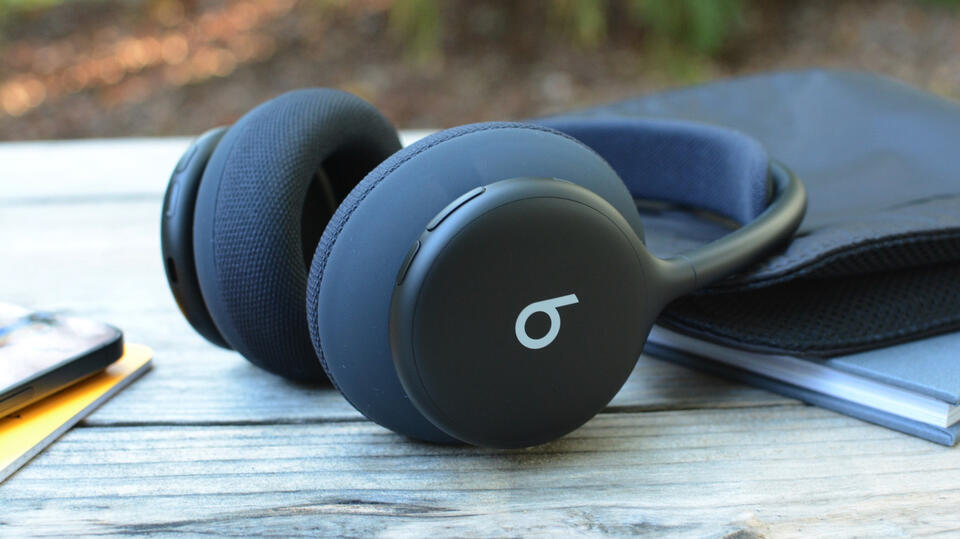 Beats 360 Review: Customizable Headphones Capable Of Double Duty ...
