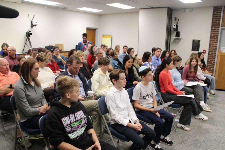 Students, adults give Solon school board earful over Nazi salutes, antisemitic language at middle school