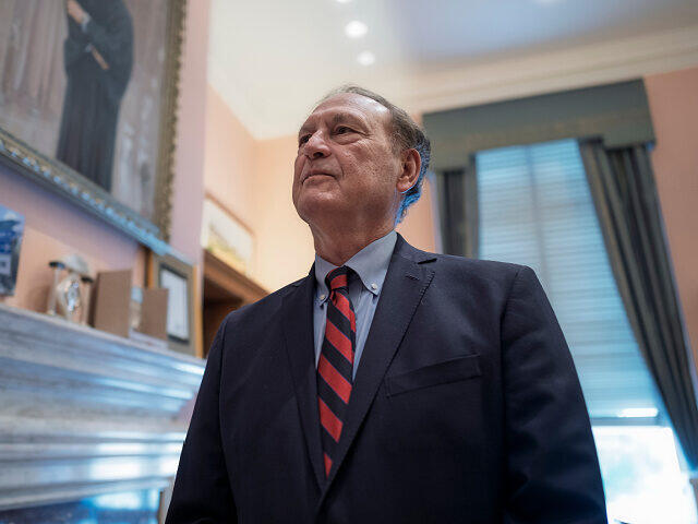 Report: Supreme Court Justice Samuel Alito Not Retiring, Even if ...