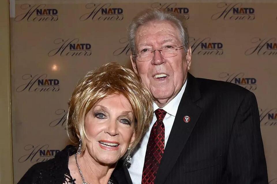 Jeannie Seely’s Husband, Gene Ward, Dies at 92 After Cancer Battle