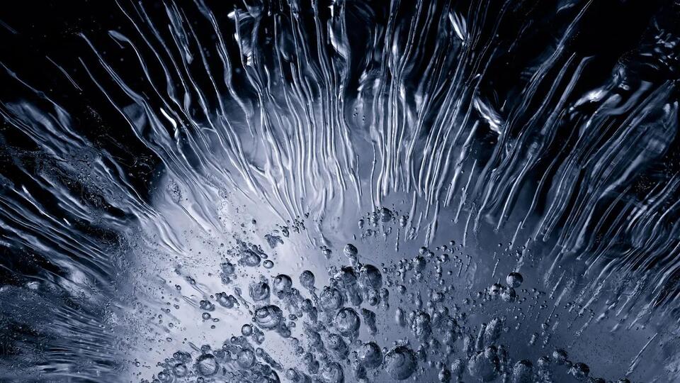 Salt can turn frozen water into a weak power source - NewsBreak