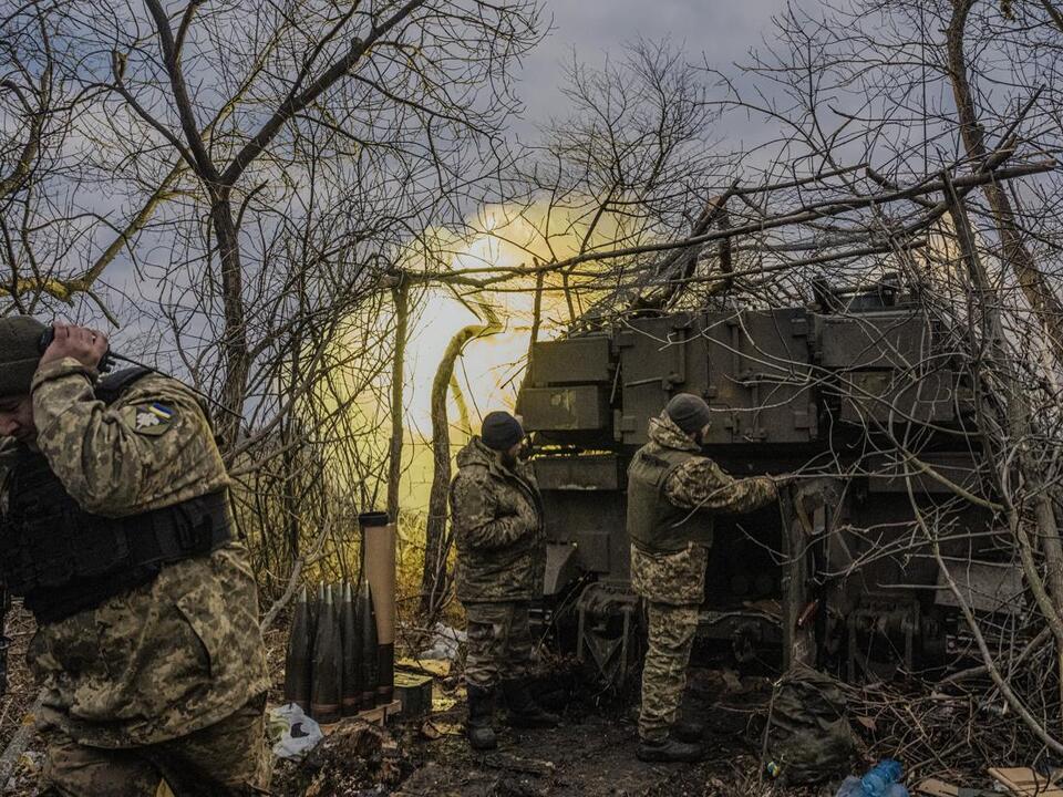 Russian Forces Attack Bakhmut From Three Directions