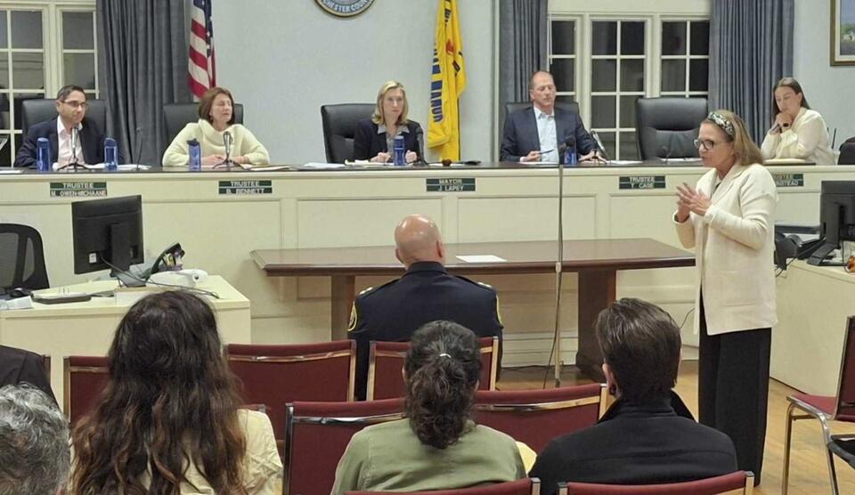 Pelham Manor residents erupt at voter registration probe triggered by ...