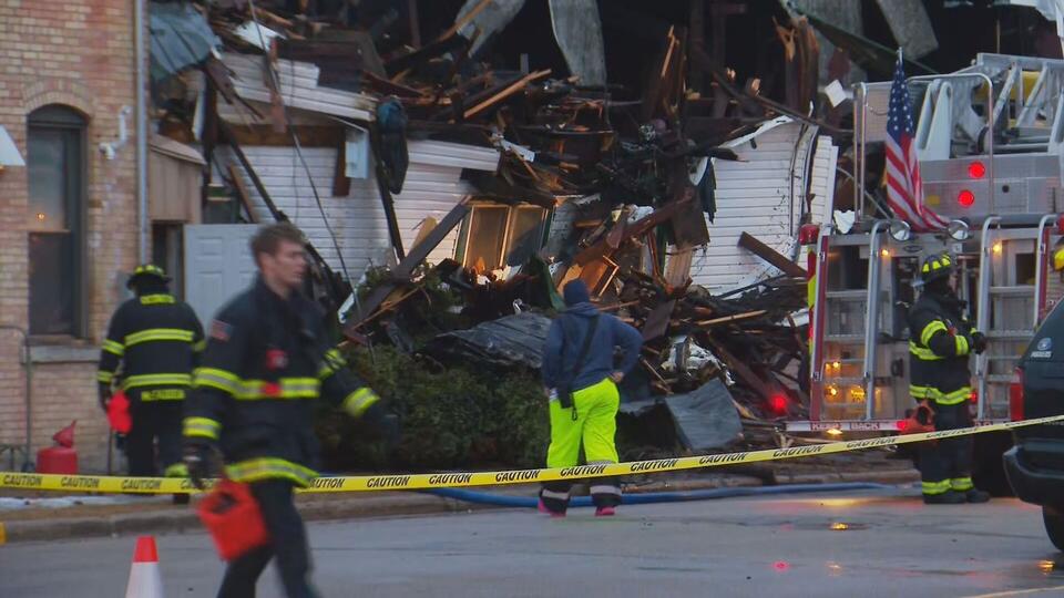 5 people displaced after large fire destroys downtown Oconto apartment ...