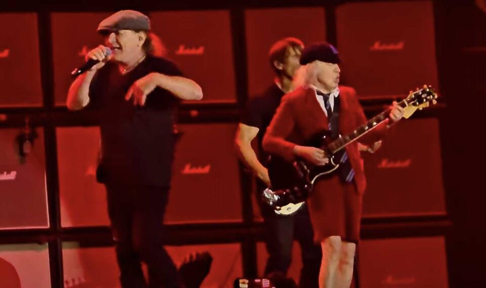 AC/DC LA Concert Ruined By Fans - NewsBreak