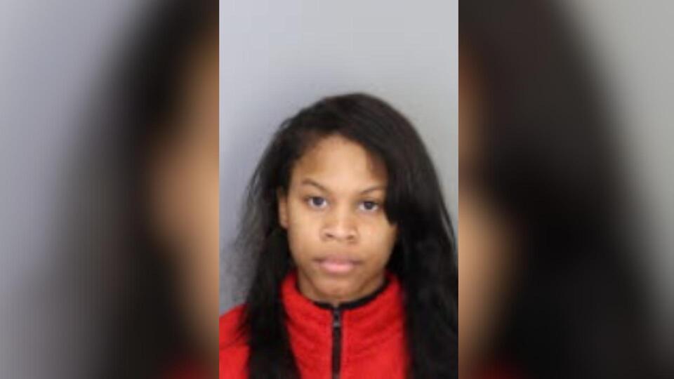 Woman accused of stabbing outside nightclub on Thanksgiving night ...