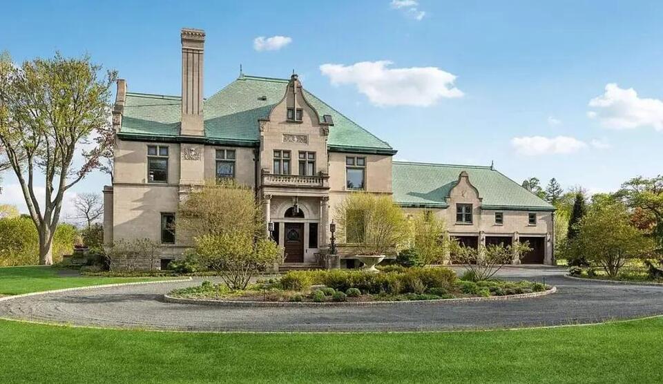 This Wisconsin Mansion For Sale Looks Like a Real-Life Castle - NewsBreak