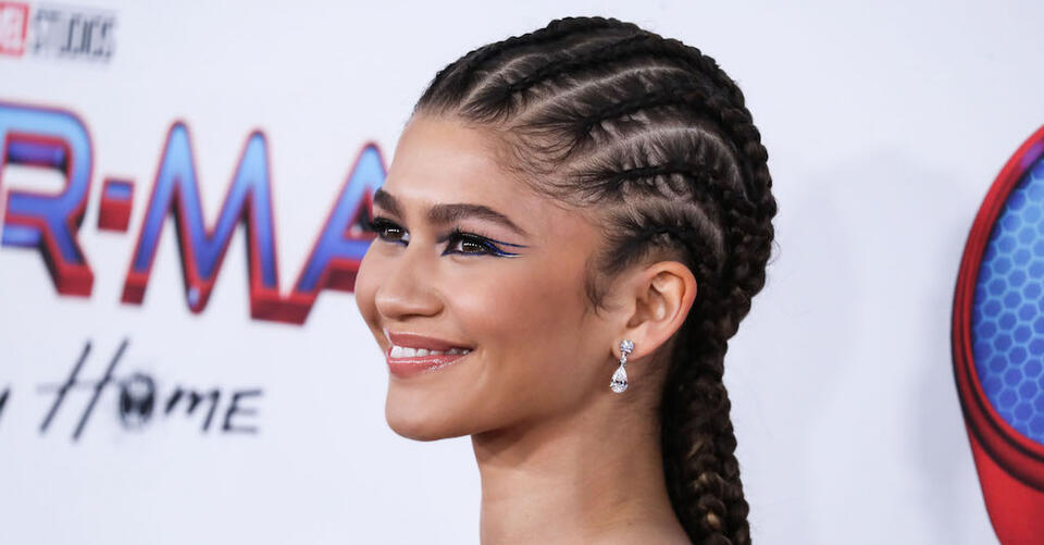 Zendaya Laces Up in Studded, Knee-High Gladiator Sandals for Valentino’s New Campaign – NewsBreak