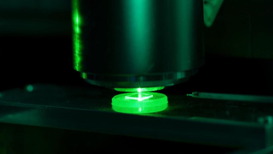 Diamonds Power Room-Temperature Quantum Computers in European €10 ...